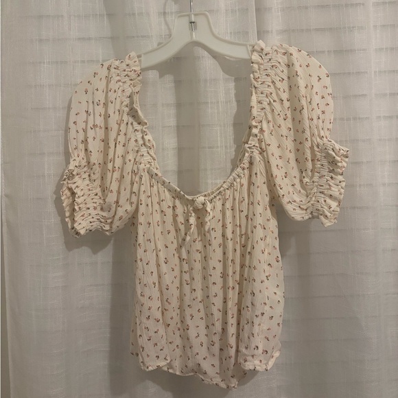 Billabong Tops - Billabong Floral Peasant Blouse